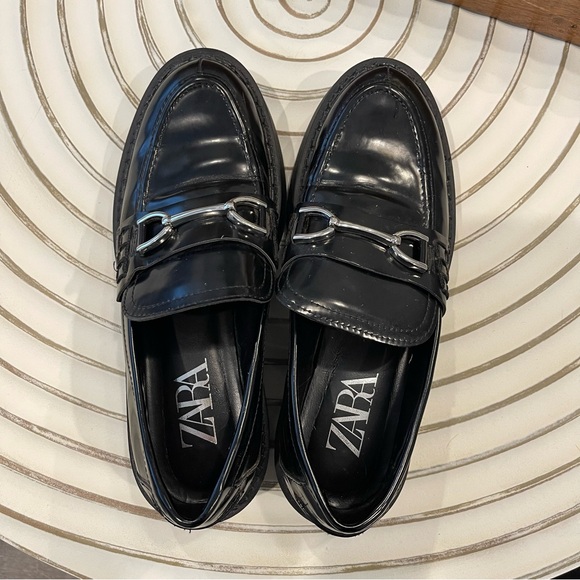 Zara Women Glossy Black Slip-On Loafers - Picture 2 of 8